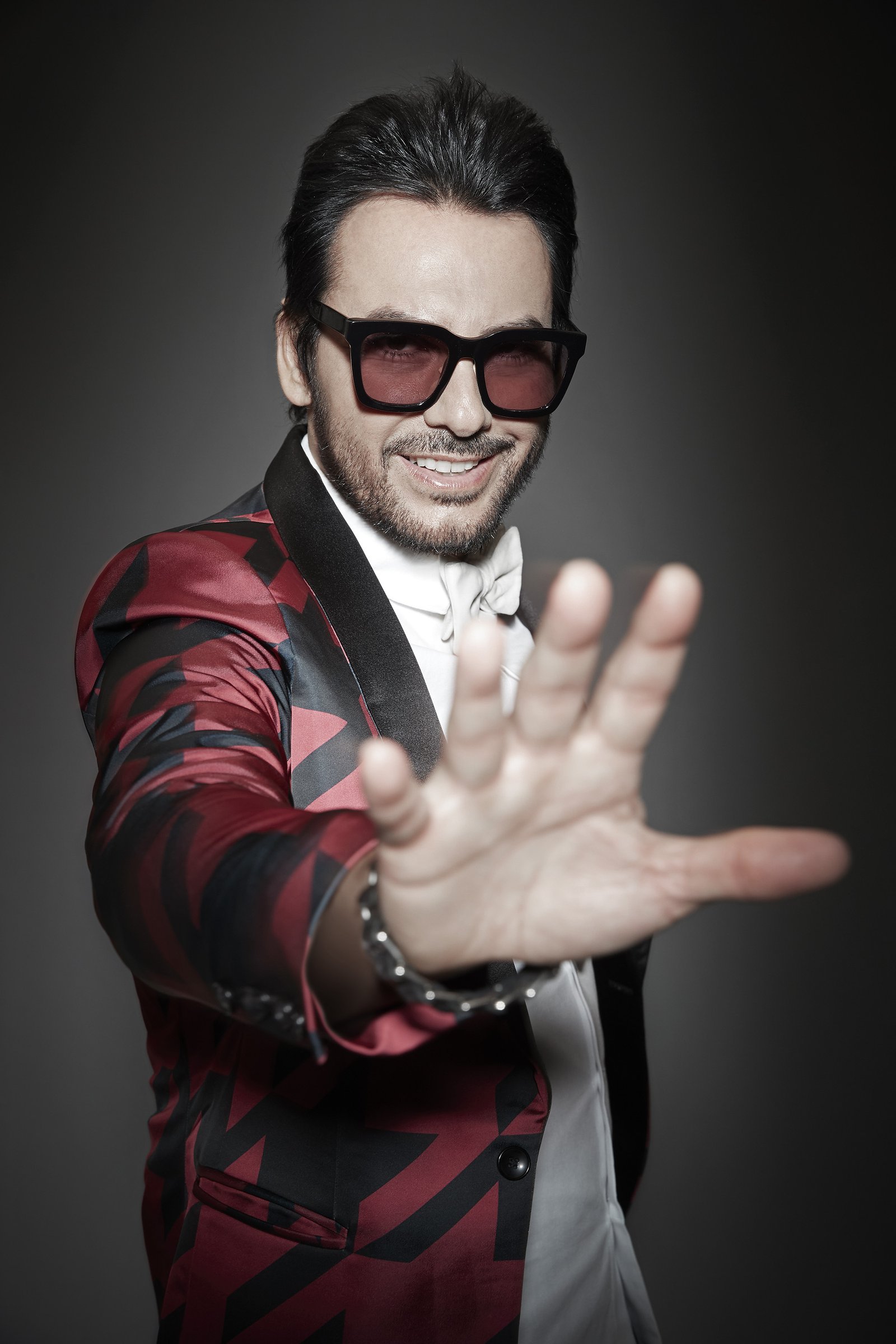 Editorial Beto Cuevas